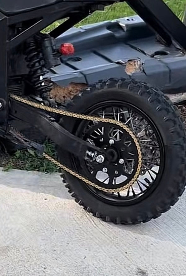 upgraded black sprocket (Gives higher top speed)
